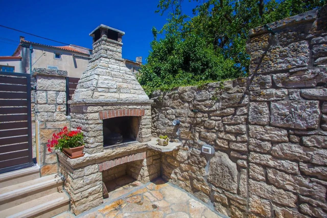 Villa Kris With Pool In Mrgani Croatia